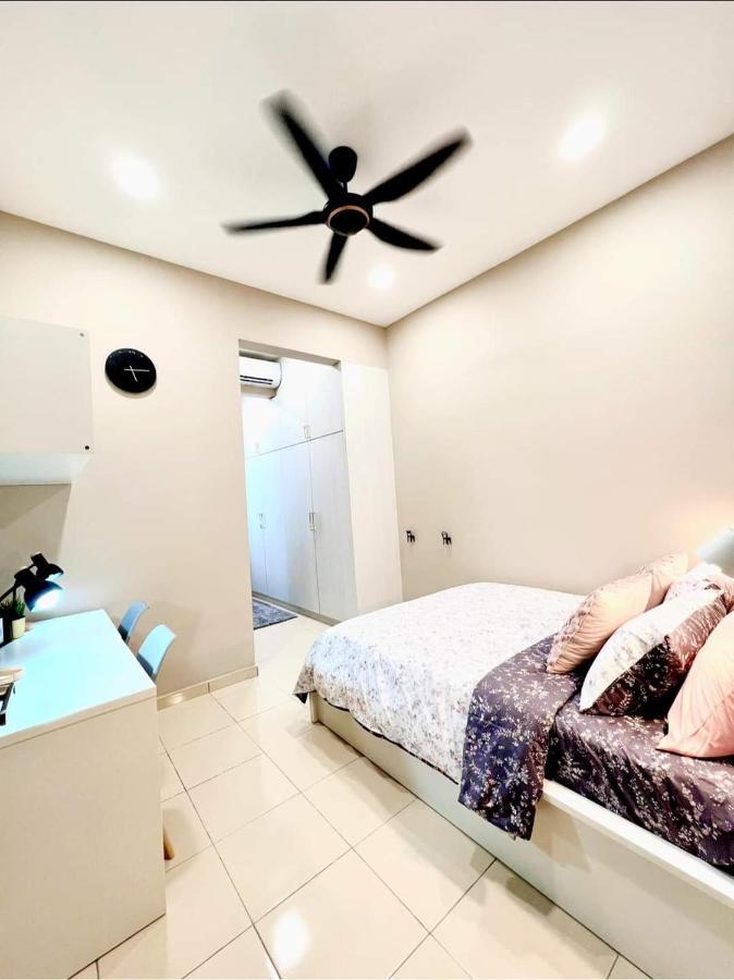 Faridz Homestay At Myra Saujana Kampong Simpang Empat Eksteriør bilde