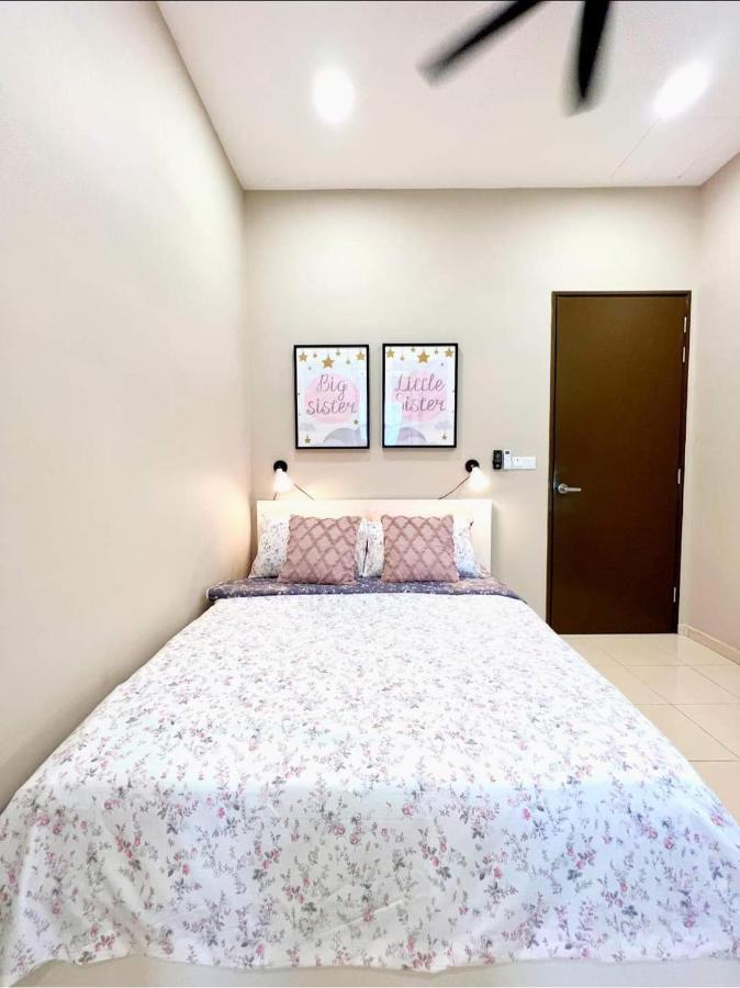 Faridz Homestay At Myra Saujana Kampong Simpang Empat Eksteriør bilde